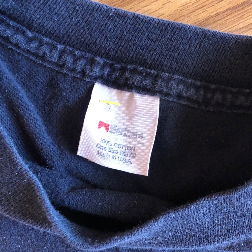 Vintage Marlboro pocket T Shirt - Picture 3 of 3